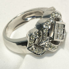 Stunning 14K White Gold ONE CARAT Total Diamond Fashion Ring